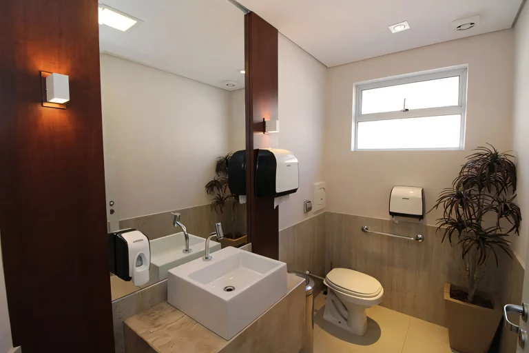 banheiroinf-massodontologia-jpg